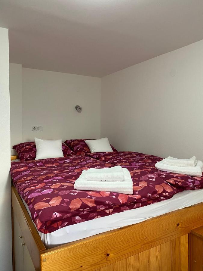 Apartma Bernard ราโดว์ลิตซา ภายนอก รูปภาพ